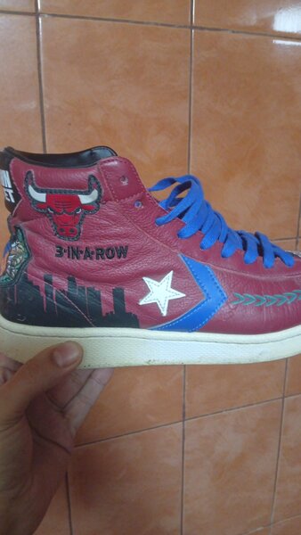 Adidasi originali second hand.