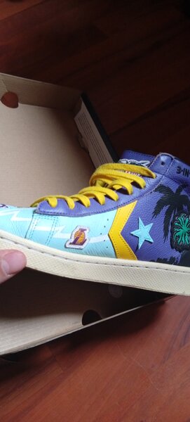 Adidasi originali second hand.