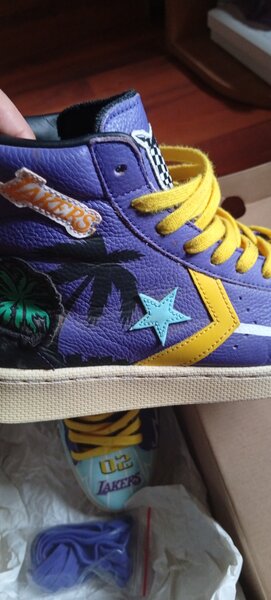 Adidasi originali second hand.