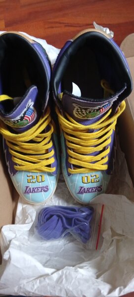 Adidasi originali second hand.