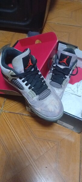 Adidasi originali second hand.