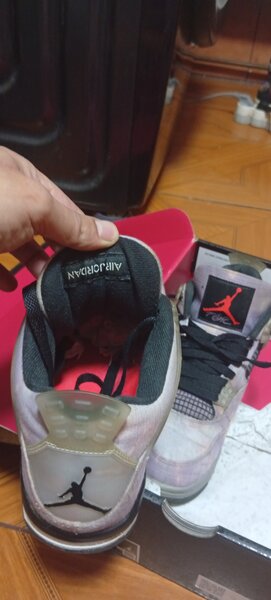 Adidasi originali second hand.